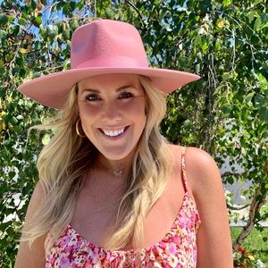 Meet your Posher, Elle